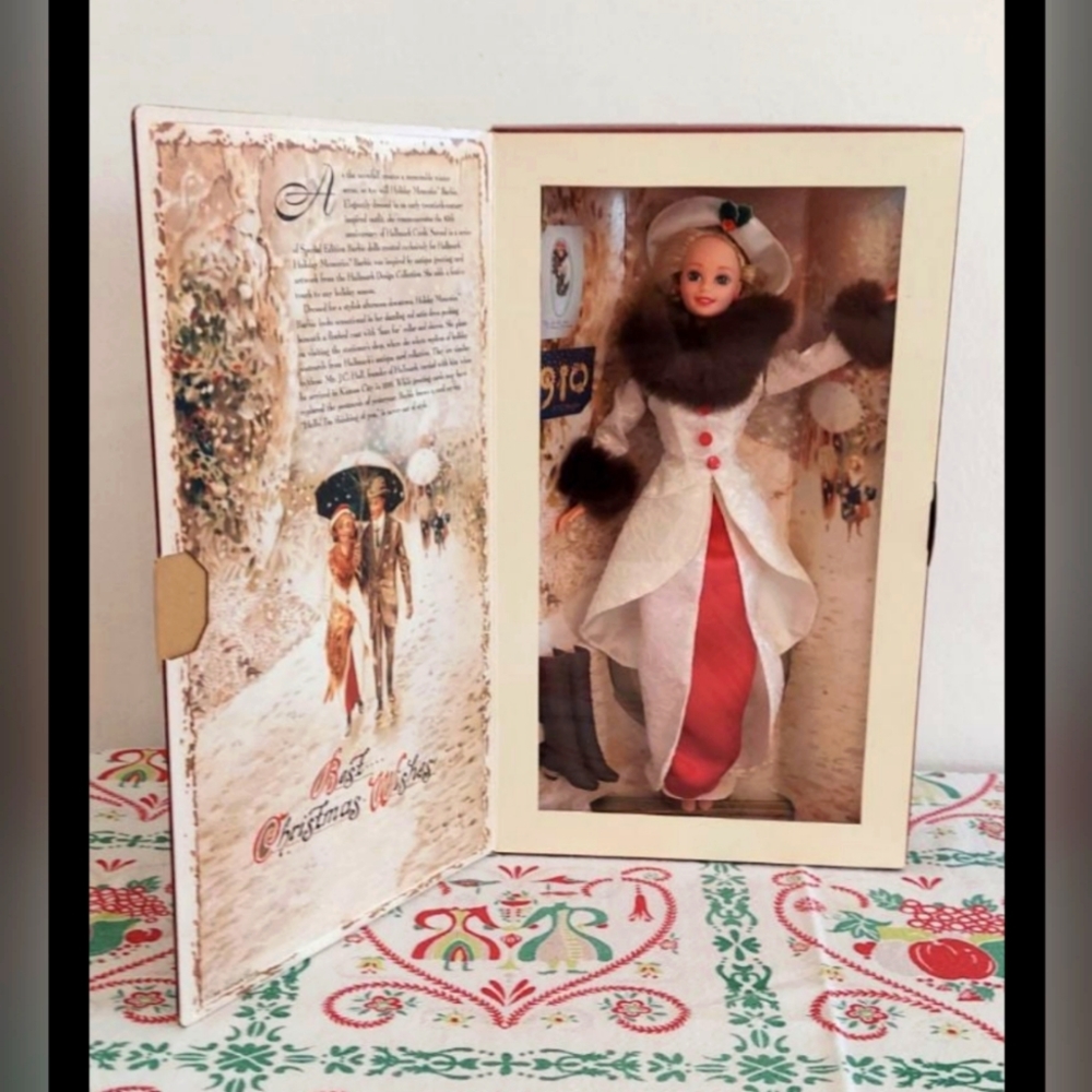1995 Holiday Memories Special Edition Barbie in Box